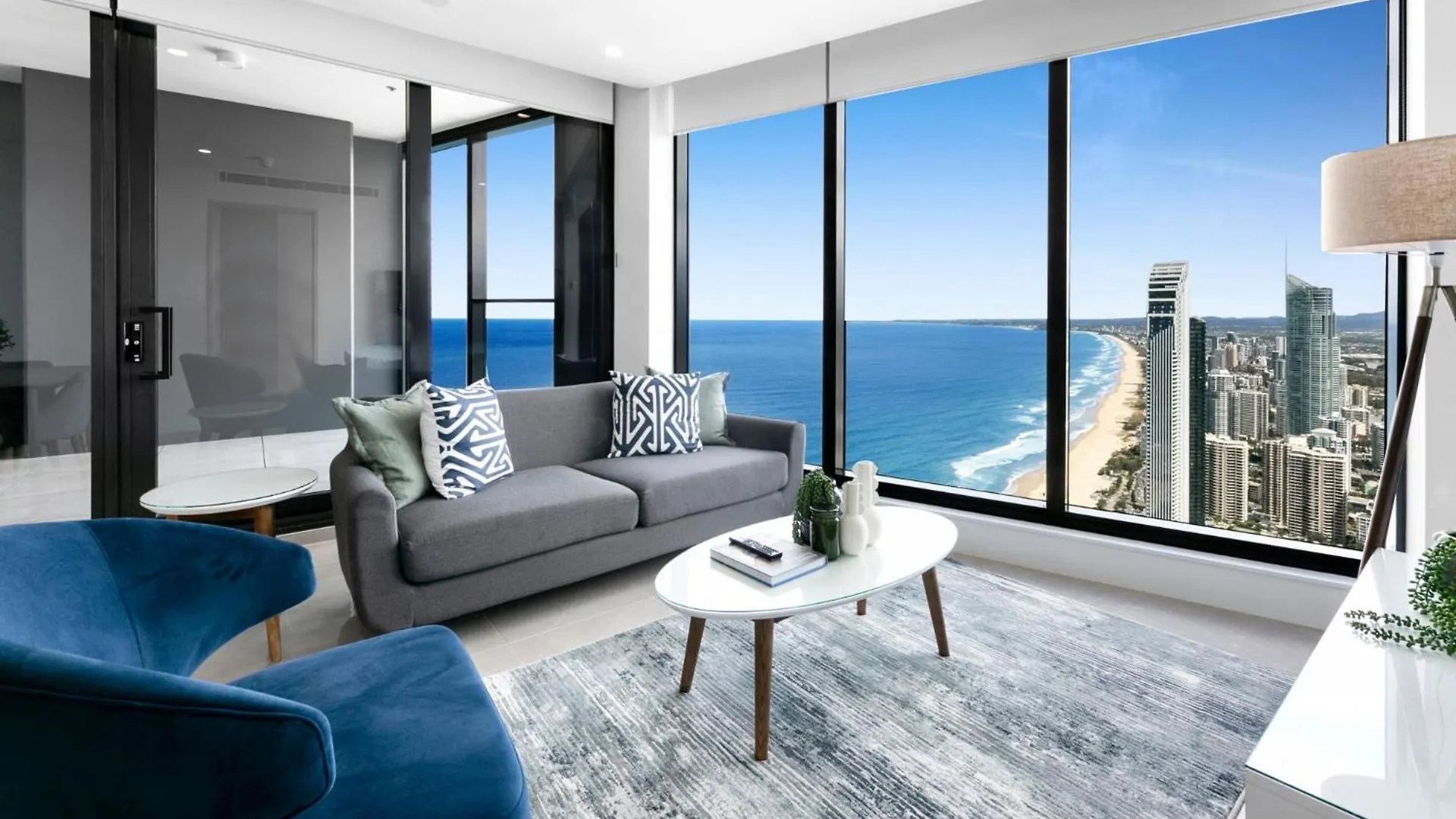 Oceanfront 2-Bed With Spectacular View, Pool & Gym Apartment Gold Coast
