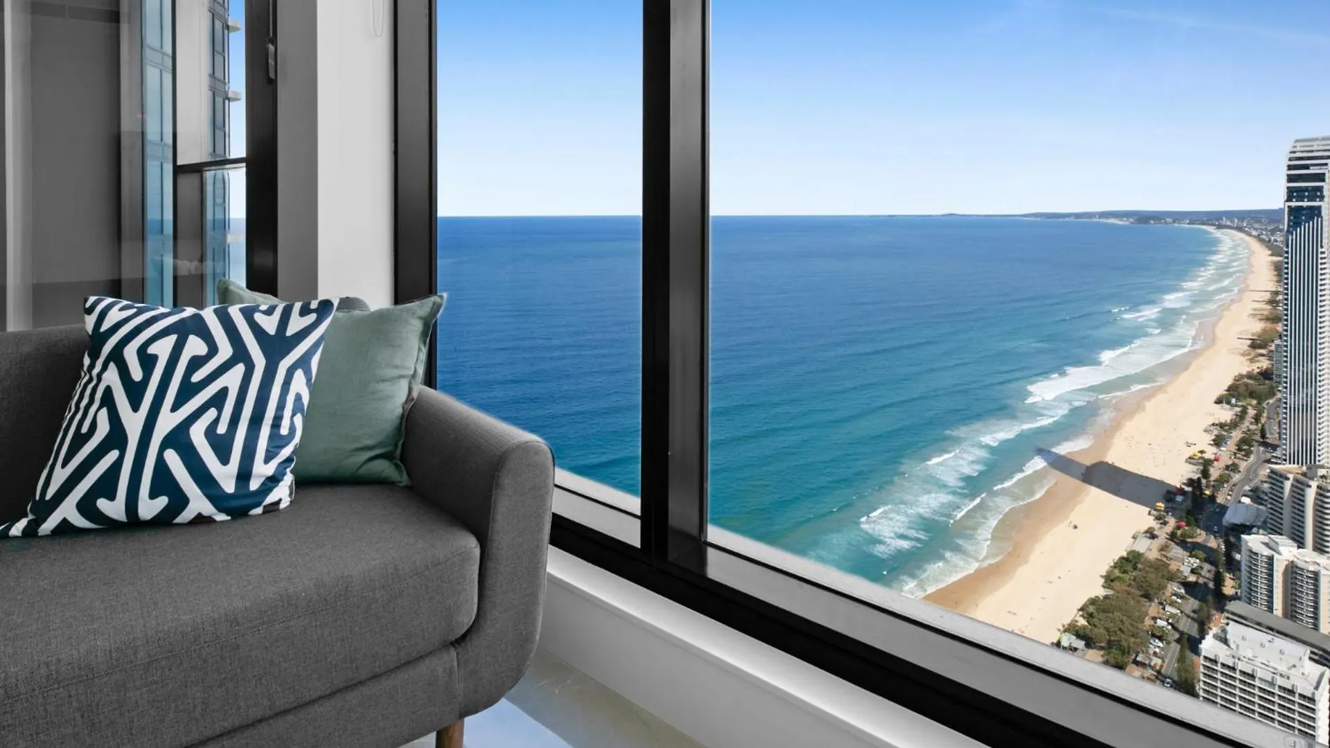 Oceanfront 2-Bed With Spectacular View, Pool & Gym Apartment Gold Coast Australia