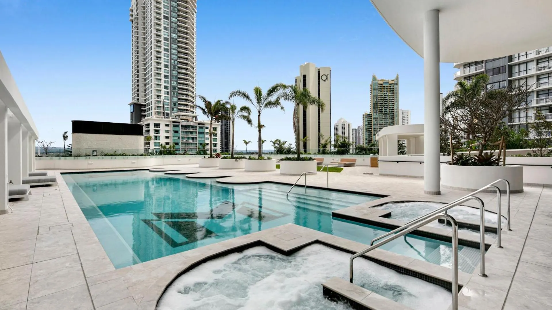 Oceanfront 2-Bed With Spectacular View, Pool & Gym Apartment Gold Coast