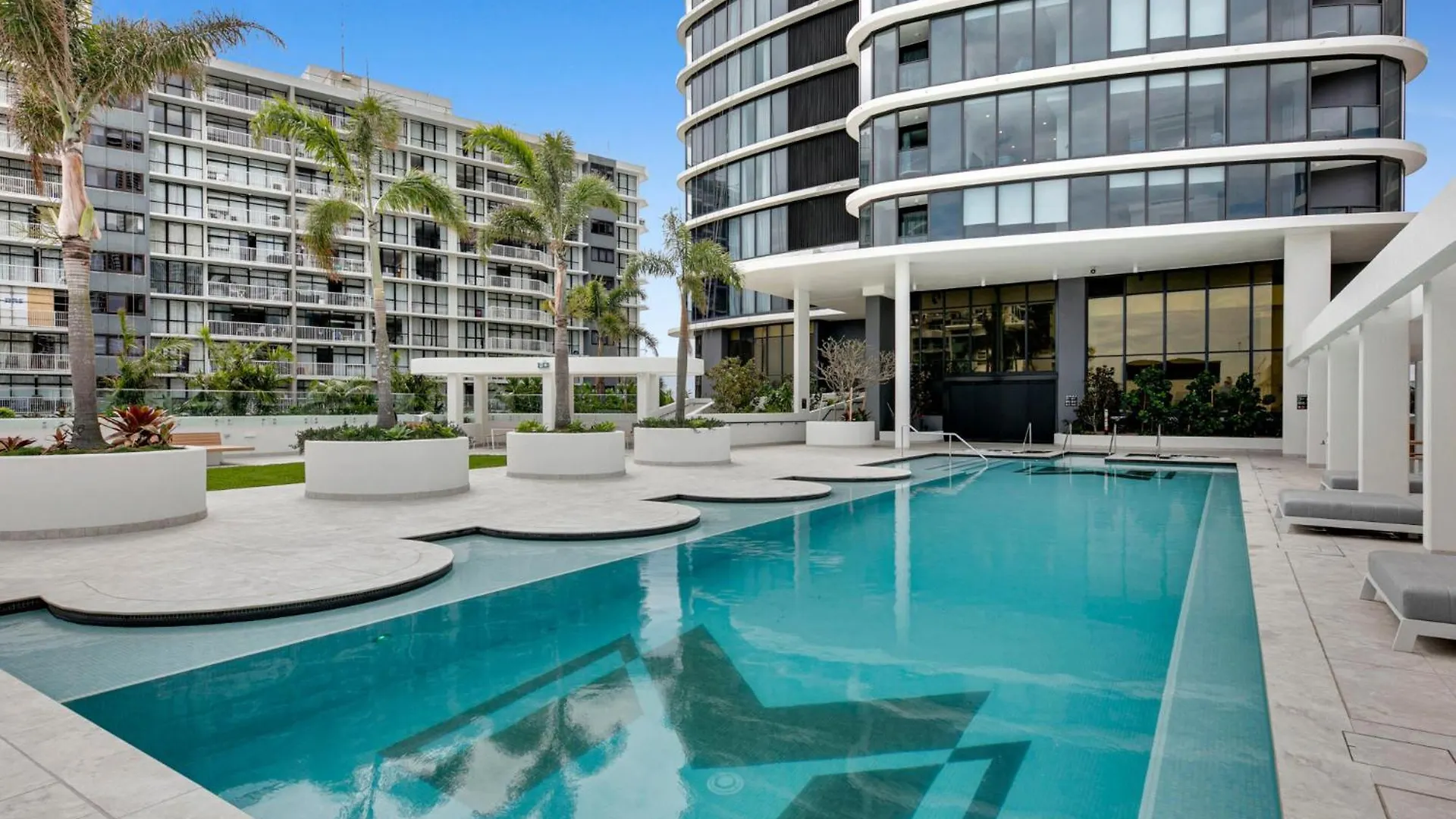 Oceanfront 2-Bed With Spectacular View, Pool & Gym Apartment Gold Coast