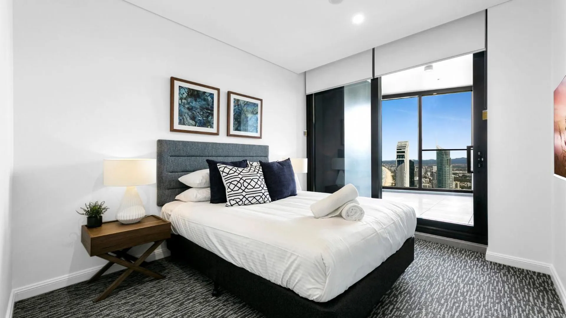 Oceanfront 2-Bed With Spectacular View, Pool & Gym Apartment Gold Coast